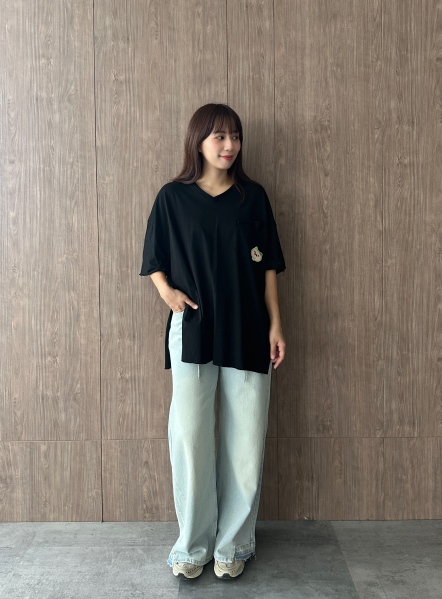 破口袋刺繡寬版上衣