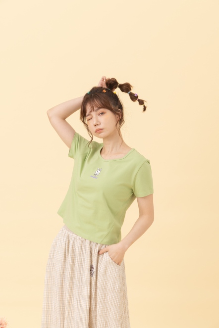 郊遊兔兔膠印圖上衣