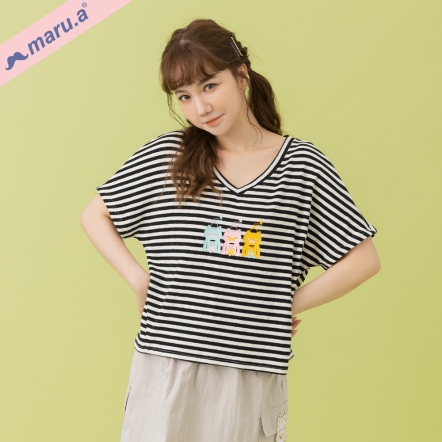 【maru.a】貓咪剉冰機🍨撞色印花V領連袖條紋上衣(2色)-黑色 25311227