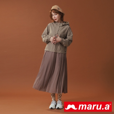 【maru.a】神秘浪漫感💜風衣百褶連帽洋裝(2色)-卡其 22917116