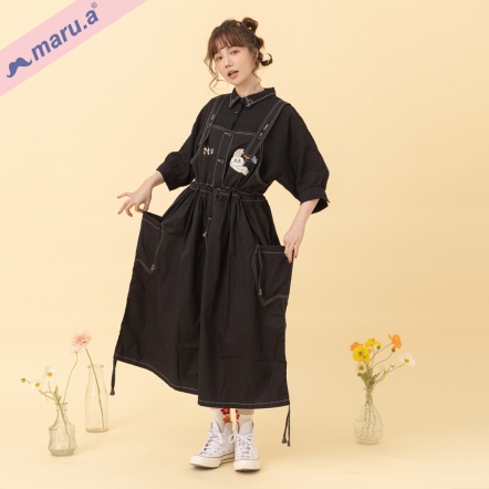 【maru.a】mitu耍可愛🎈手繪刺繡抽繩造型貓咪口袋排釦吊帶洋(2色)-黑色 24326211