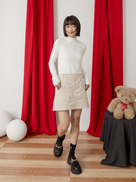 木耳滾邊 × 鬍子刺繡設計上衣