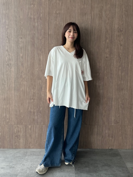 破口袋刺繡寬版上衣