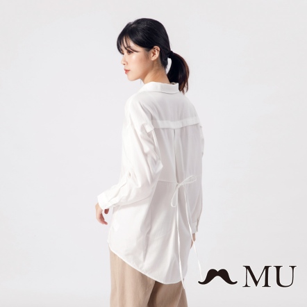 【MU】設計感剪裁後綁帶顯瘦襯衫(2色)20913269