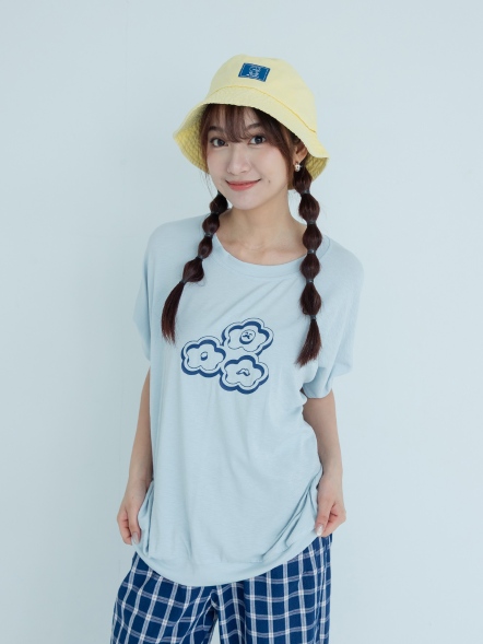 斜裁鬍子雲朵上衣