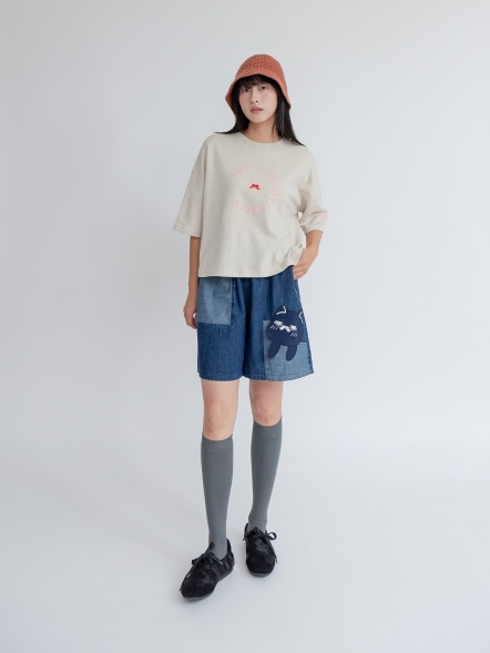 鬍子笑臉字母上衣
