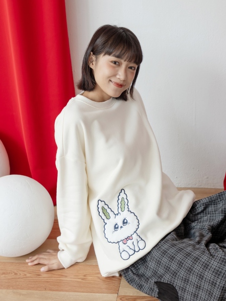 工藝電繡拼接風可愛咪兔上衣