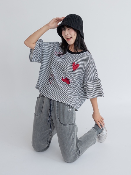 鬍子愛心階梯上衣
