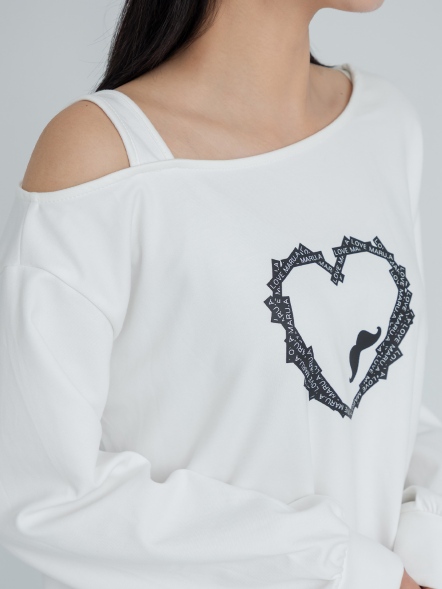 一字領愛心上衣