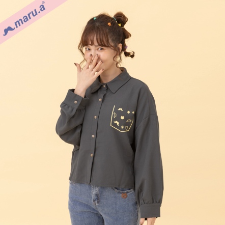 【maru.a】韓系小姐姐簡約手繪印花蓬袖排釦短版襯衫🎀(3色)-深灰 24343111