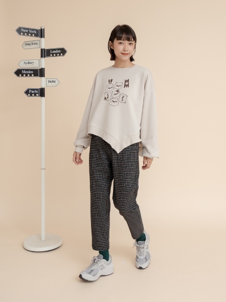 六隻俏皮貓印花不對稱下擺上衣