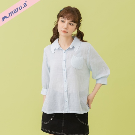 【maru.a】miru包圍尼💭造型刺繡翻領微透視格紋紋路排釦襯衫(2色)-淺藍 25323119